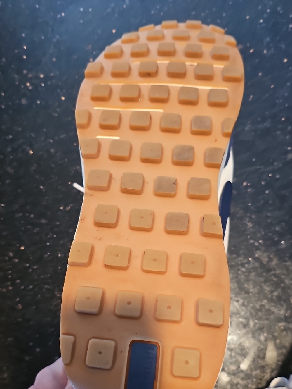 Nike Beige and Navy Low-Top Swoosh Sneakers - Picture 4 of 5